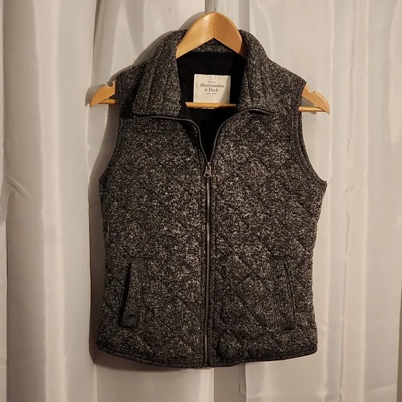 Abercrombie & Fitch Women's Medium grey quilted vest - Picture 1 of 3